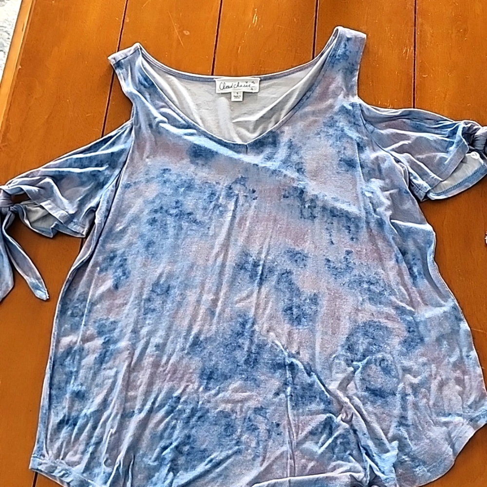 Womens open shoulder shirt